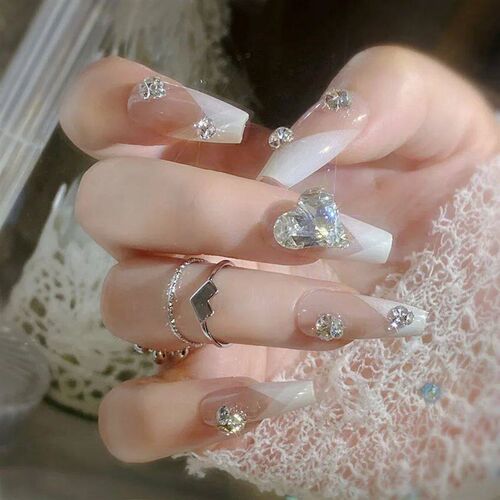 24Pcs Mid-Length Fake Nails 3D Flower Pearl Designs Nude Pin