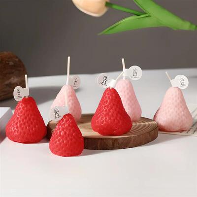 4pcs Strawberry-Shaped Miniature Scented Candles Realistic F