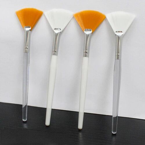 3pcs Practical Facial Brushes Fan Makeup Brushes Soft Portab