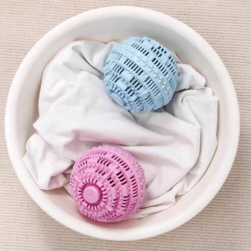 Oversized laundry ball for stain removal, fragrance retentio