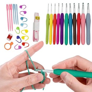 Crochet Hooks Set Yarn Knitting Needles with Case Colorful C