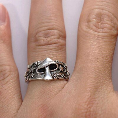 New Retro Mushroom Star Leaf Ring Fashion Ring Personality