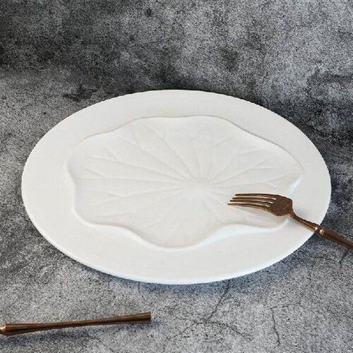 Pure white round lotus leaf plate restaurant kitchen
