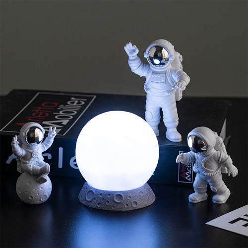 3Pc Astronaut Decor Action Figures and Moon Home Decor Resin