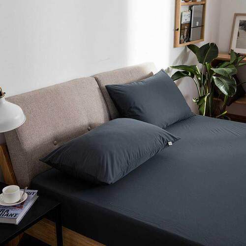 Pillow protector waterproof pillow cover between sweat