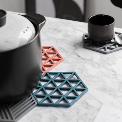 Creative Hollow Hexagonal Silicone Dining Table Mat Insulat