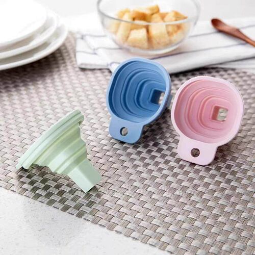 Creative Foldable Mini Telescopic Funnel Kitchen Gadget Sili