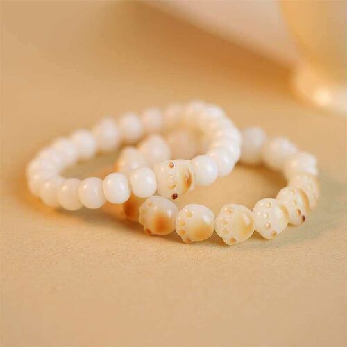 Charcoal Claw Cat Bodhi Root Brlet Female Natural White Jade
