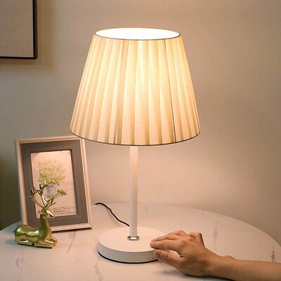 Warm Bedroom Bedside Lamp Eye Protection Romantic Table Lamp