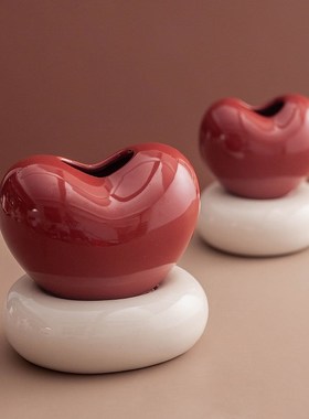 订婚摆件结婚场景布置装饰婚房客厅摆台喜庆红色爱心花瓶备婚用品