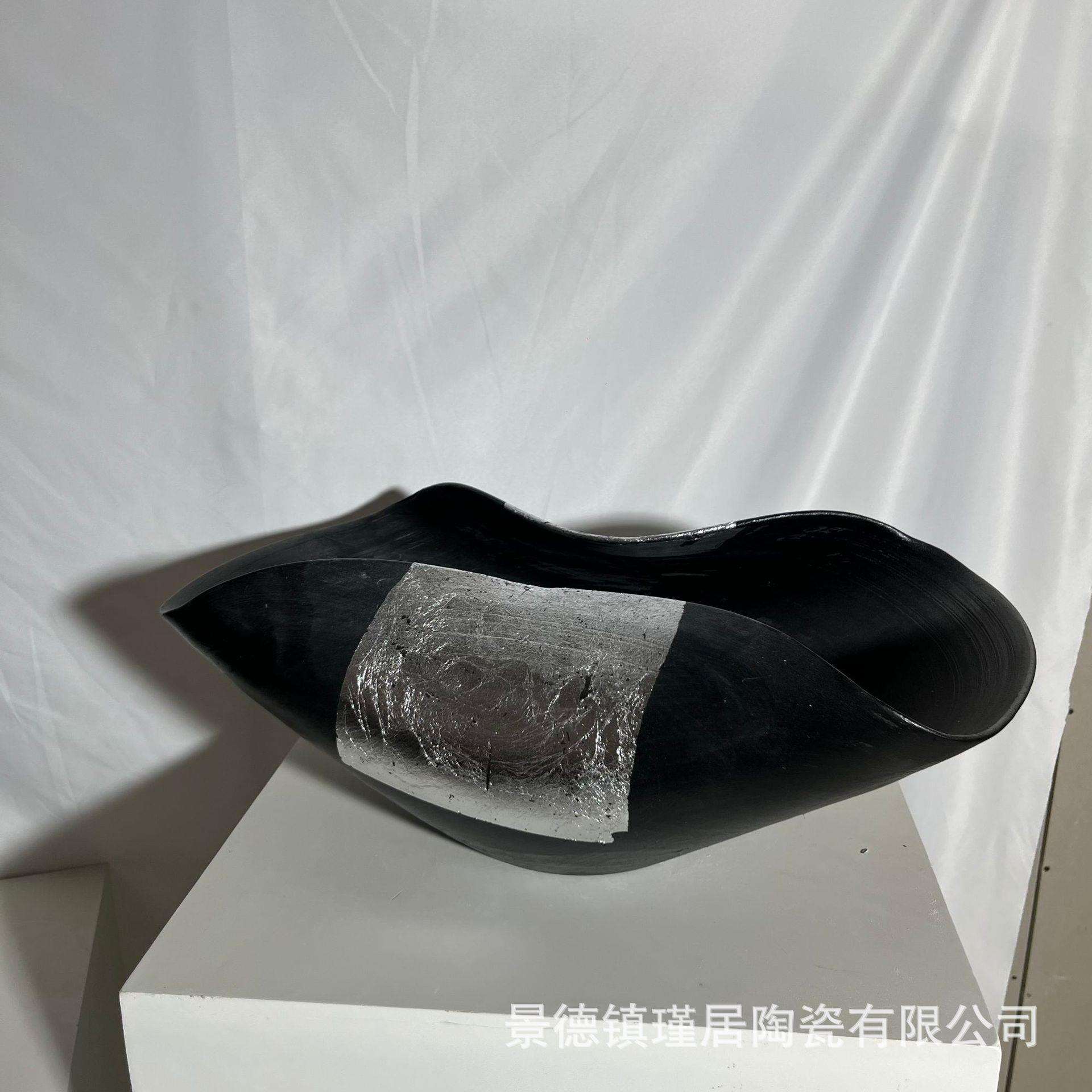 轻奢风手作陶瓷花器银箔极简风软装搭配异形创意台面花瓶摆件