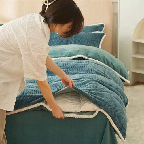 Winter Coral Fleece Quilt Winter Quilt Winter Quilt Thickene
