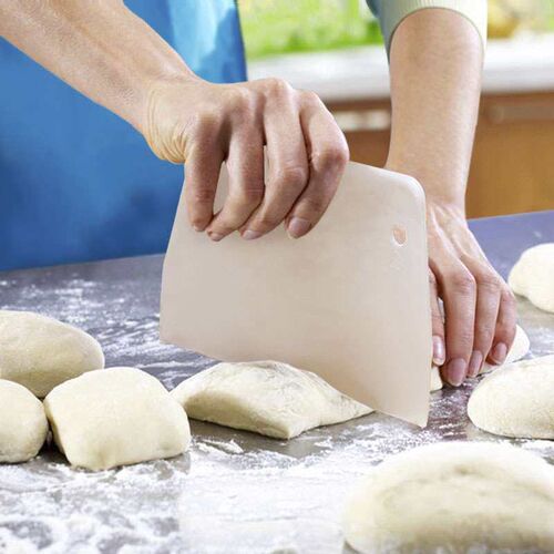 Baking tools Plastic dough scraper Cake scraper Cream scrape