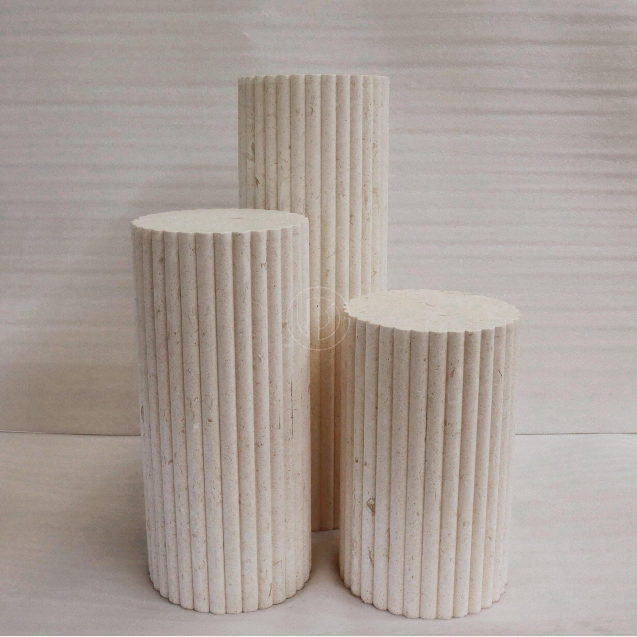 黄洞石开槽圆柱体雕塑台电视柜落地摆件底座酒店客厅装饰展示柱子