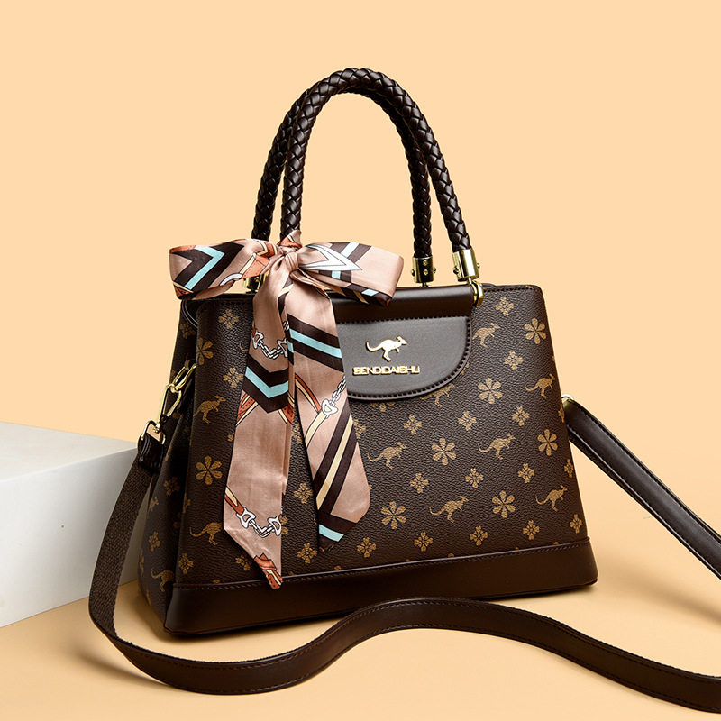 新款大气送妈妈手提包时尚复古中年单肩斜挎女包大容量百搭水桶包