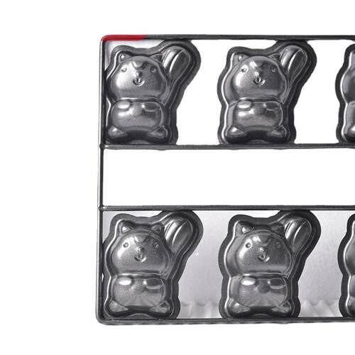 Creative 8-hole squirrel cake mold carbon steel baking tool