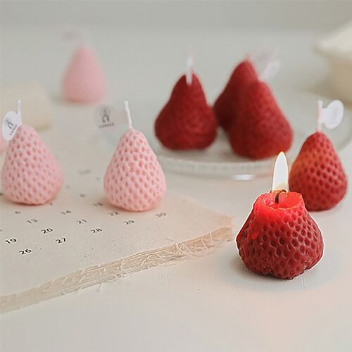 1PC/4PCS Strawberry Decorative Aromatic Candles Soy Wax