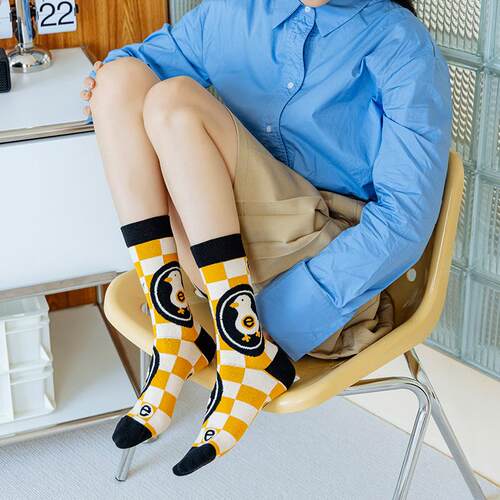 Retro Fashion Trend Cartoon Duck Pattern Cotton Socks