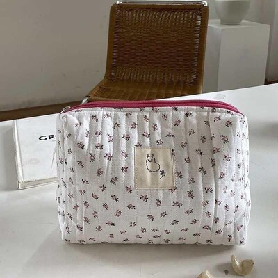 2024 Quilted Makeup Bag for Women Cosmetic Storage Bag Porta