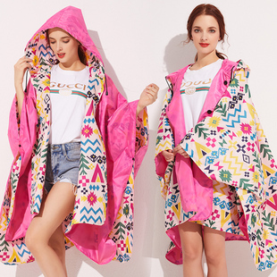 时尚 女斗篷风衣雨披200斤徒步背包大容量 印花面穿雨衣加厚大码