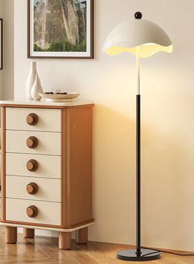 北欧现代客18917厅沙发旁落地灯奶油风创意壳蛋头房灯卧室书氛围