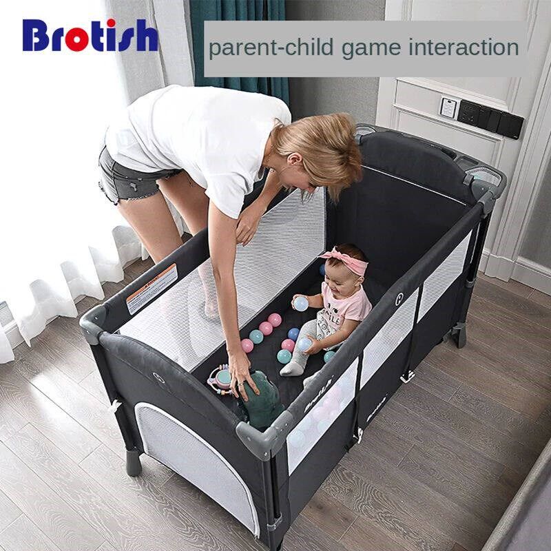 Multifunctional Baby Crib Foldable Baby Bed With Diaper Tabl