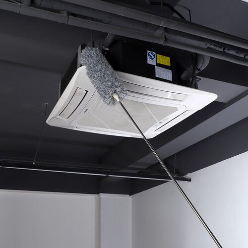 Retractable electrostatic duster for cleaning ceilings