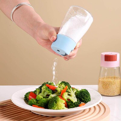 Press-type salt control bottle, kitchen quantitative spice j