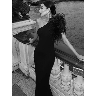 Dulzura Black Sleeveless One Shoulder Maxi Dress For Women