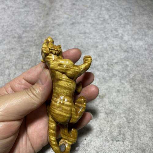 金丝楠老虎小摆件实木手把玩物手把件招财随身盘玩工艺品木制
