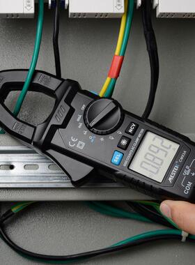 CM83A数字钳表万用表高精度钳形表电工维修电流表数显电容钳型表