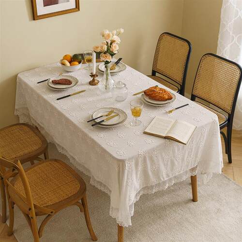 Hollowed-out lace tablecloth and picnic blanket镂空桌布