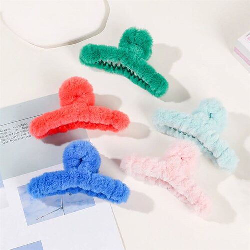 Winter Plush Hair Claw Elegant Acrylic Hairpins Faux Fur Hai