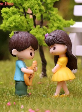 2pcs/set Miniature Ornaments Boy Girl Guitar Sweety Lovers C