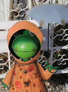 田园青蛙摆件一对装饰雨伞雨衣可爱站立花园园艺庭院别墅造景饰品