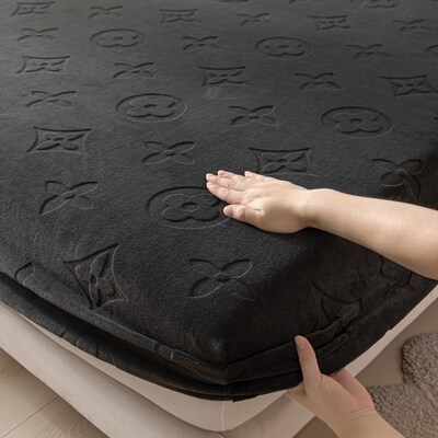 Warm Bed Fitted Sheet bedpread Coverlet  Mattress protector