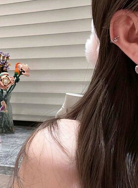New Punk Style Liquid Butterfly Stud Earring For Woman 2023