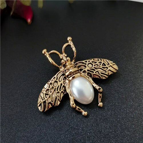 Personalized Retro Imitation Pearl Simple Little Bee Brooch