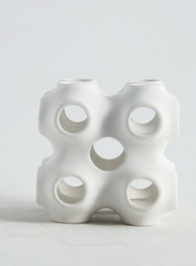 现代极简样板间电视柜书桌玄关软装饰品室内设计镂空创意陶瓷摆件