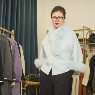 【25827】短款狐狸毛袖口+狐狸毛围巾斗篷披肩款秋冬羊毛大衣