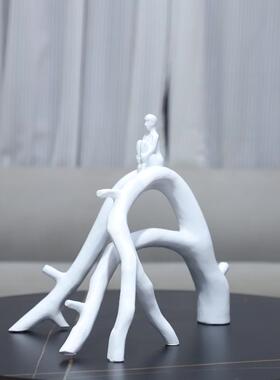 代简约抽象树孤脂电独人物树杈装饰摆件客厅卧现室视2192柜家居装