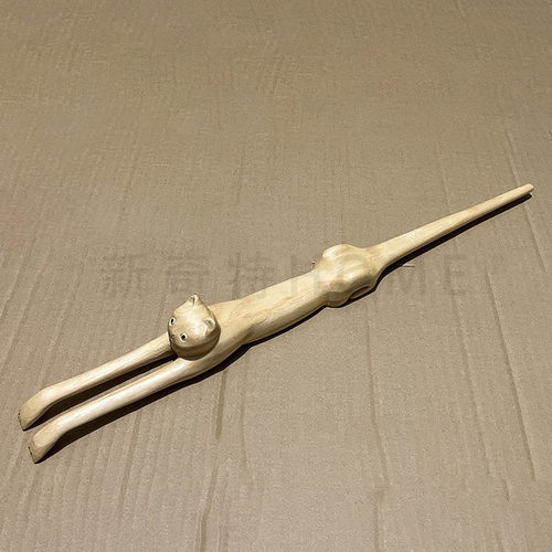 2022新品CAT-SHAPED BACK SCRATCHER 木制猫形背部抓挠棒