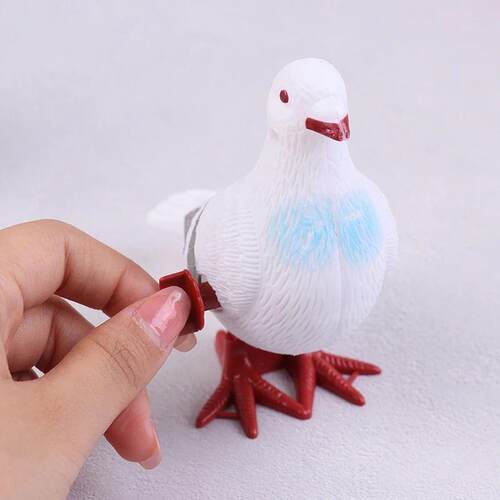 1PC Plastic Clockwork Jump Toy Cute Jumping Pigeon Clockwork