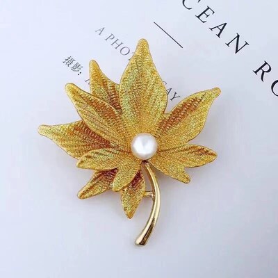 Stylish Oildrop Brooch Elegant Womens Maple Leaf Pin Antigla
