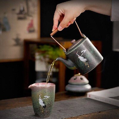Chinese style handle pot ceramic retro tea set single pot