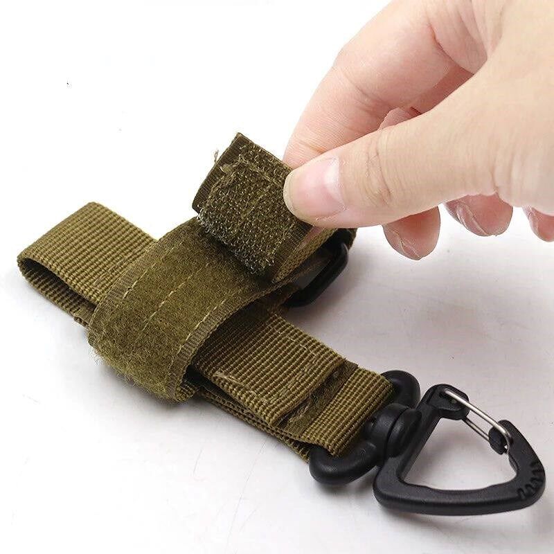 Mountaineering Buckle Outdoor Keychain Tactical Gear Clip Ke - 实物图