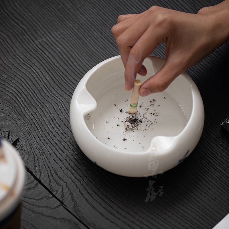 鱼戏手绘兰花陶瓷烟灰缸家用客厅办公室时尚白瓷烟缸会所雪茄烟皿,节庆用品/礼品,时尚烟灰缸,淘宝优惠券,粉丝福利购,淘宝优惠卷