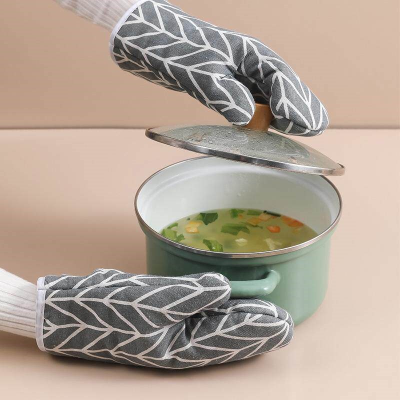 Anti-scalding Baking Oven Gloves Kitchen Mitts 烤箱隔热手套 - 实物图