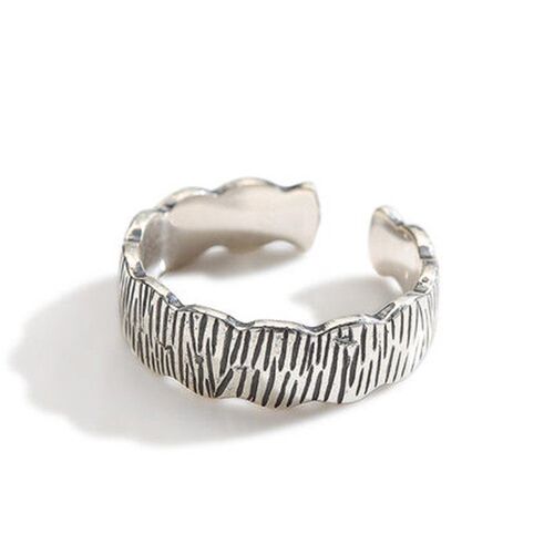 To oak rings couples a pair of commemorative gifts  niche de