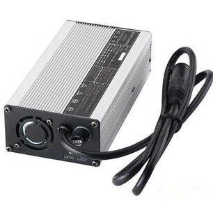 12V8A铅酸电池充电器胶体蓄电池充电器 12V50AH -80AH铅酸电池